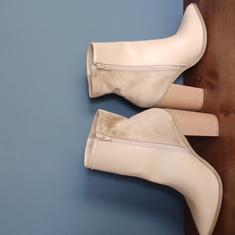 Lulu's boots - Picture 5 of 15